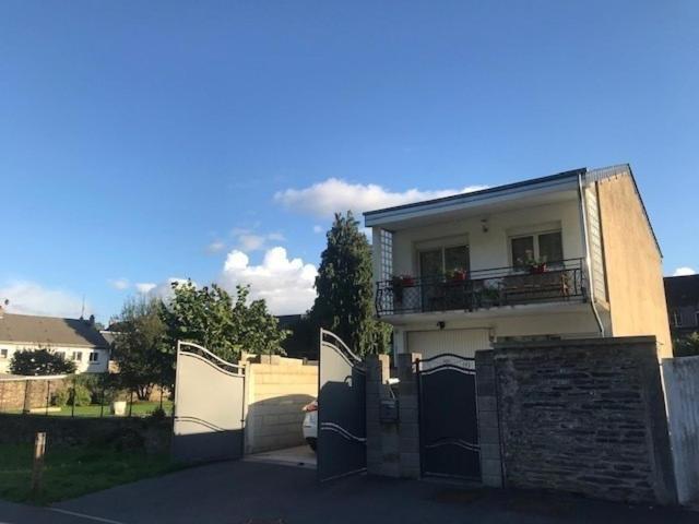 La Rose Sur Meuse Βίλα Haybes Εξωτερικό φωτογραφία